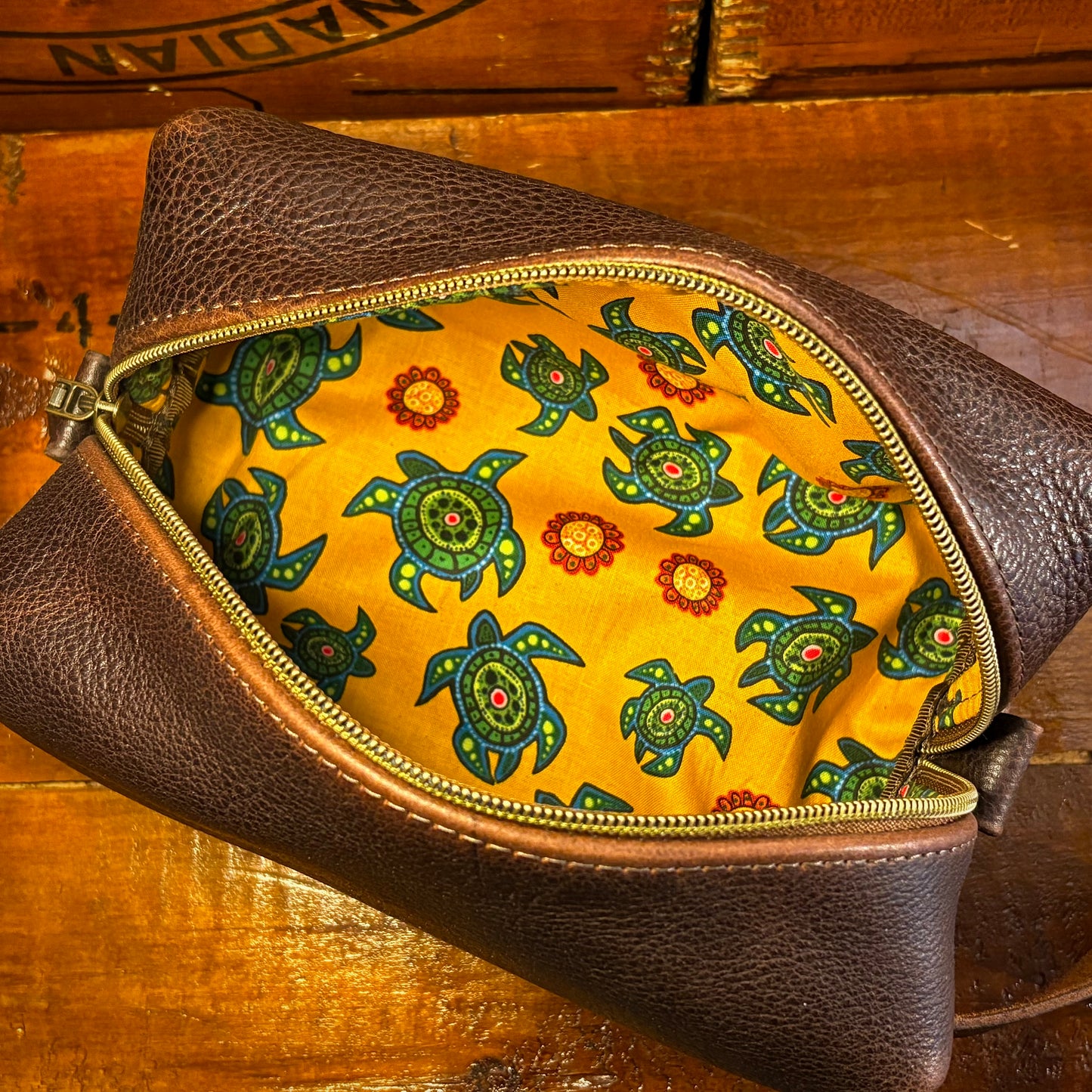 ‘Bulldog’ Leather Dopp Bag